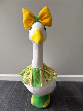 NEW 23” Porch Goose Mini Green Lime Outfit with Bow